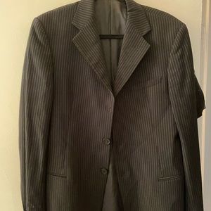 Armani sports coat - size 40 - Missing a button please see pictures